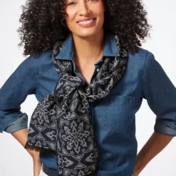 Spanish Snowflake Jacquard Scarf